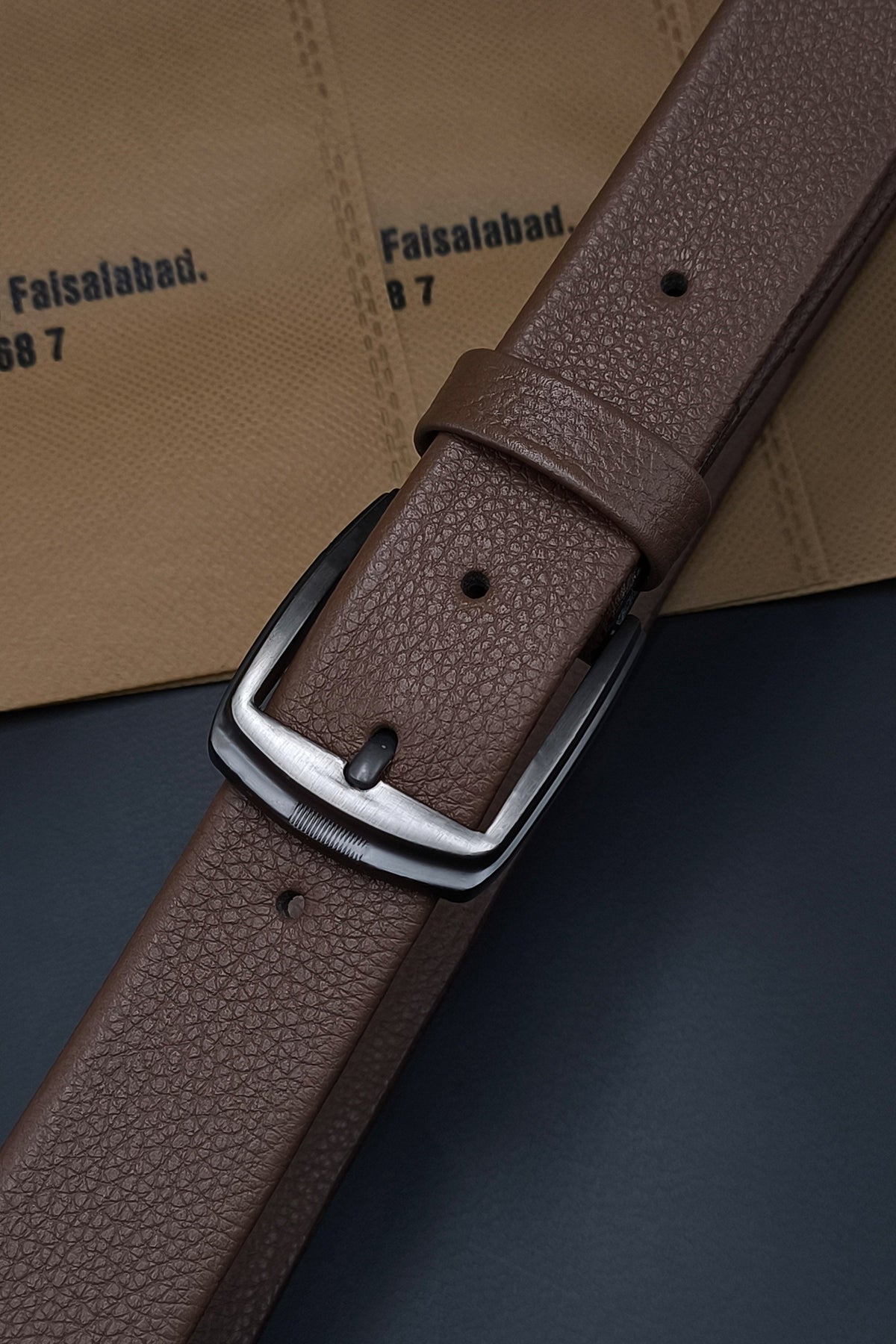 B35- TRIFOLD LIGHT BROWN